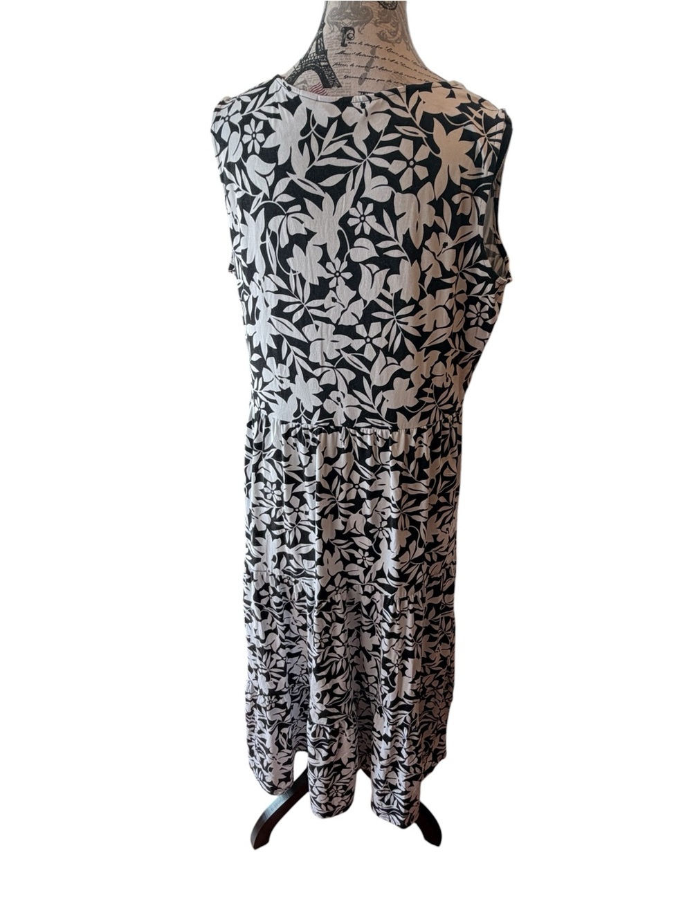 Lands' End Black and White Leaf-Print Dress - Picture 3 of 7